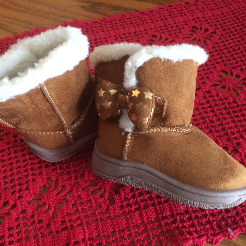 NWOT Garanimals Booties, Sz 2 (Kids)